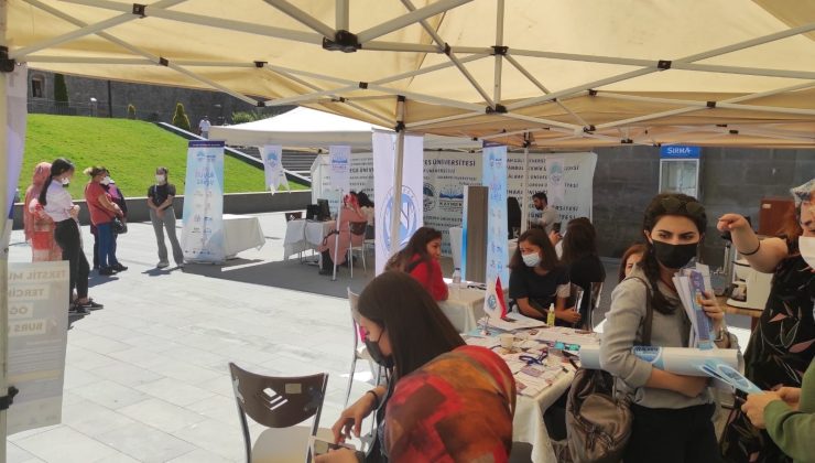 Büyükşehir’den bin 100 öğrenciye tercih desteği