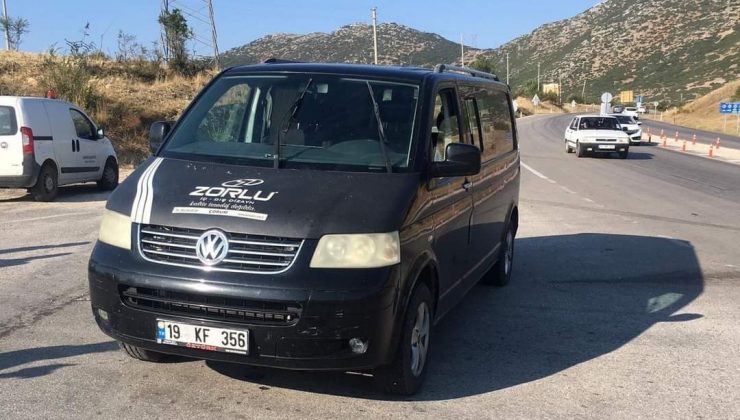 Çalıntı minibüsteki şüpheli aracı bırakarak kaçtı