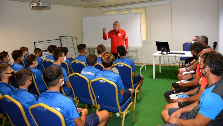 Çaykur Rizespor altyapısında iletişim temalı toplantı