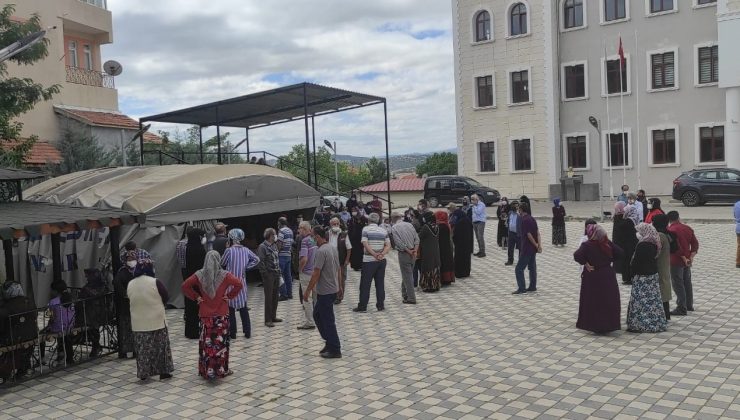 Çekerek’te aşı çadırı kuruldu