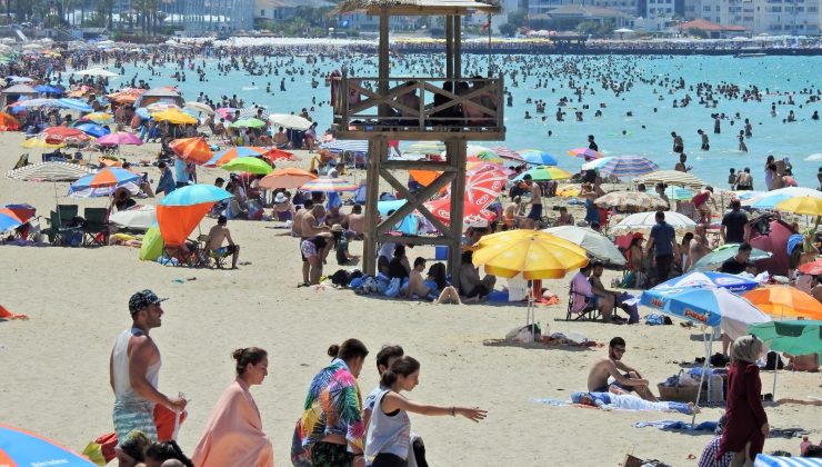 Çeşmeli turizmciler sezondan memnun