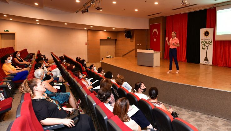 Çiğli’de kadınlara ve muhtarlara bağımlılıkla mücadele anlatıldı