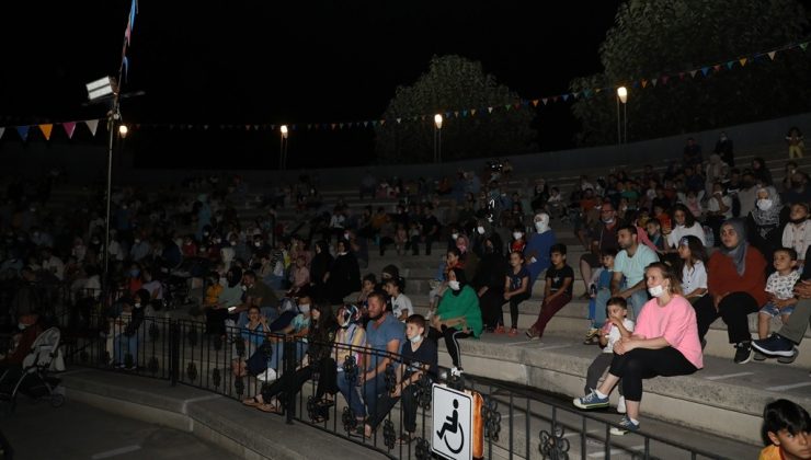 Çocuklar Pinokyo ile kahkahaya boğuldu