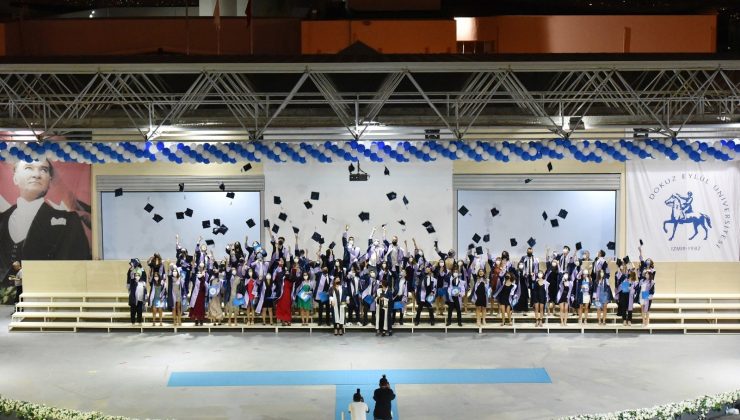 DEÜ, eğitim ordusuna katılacak mezunlarını uğurladı