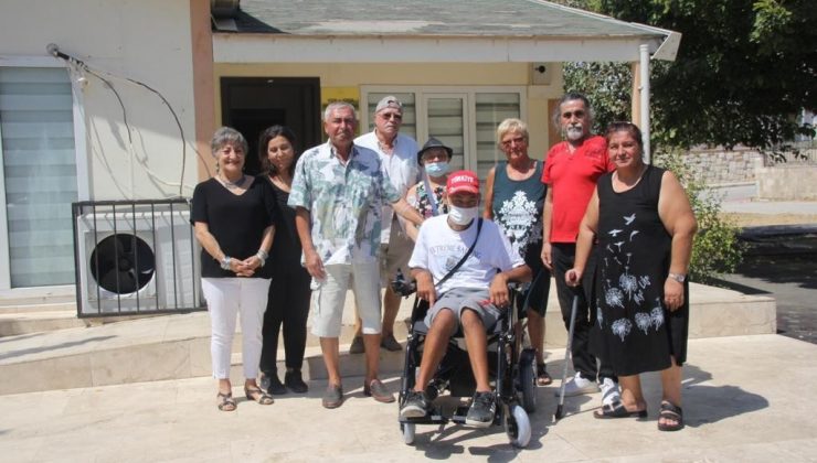 Didim’de site sakinleri bu yıl iki engellinin yüzünü güldürdü