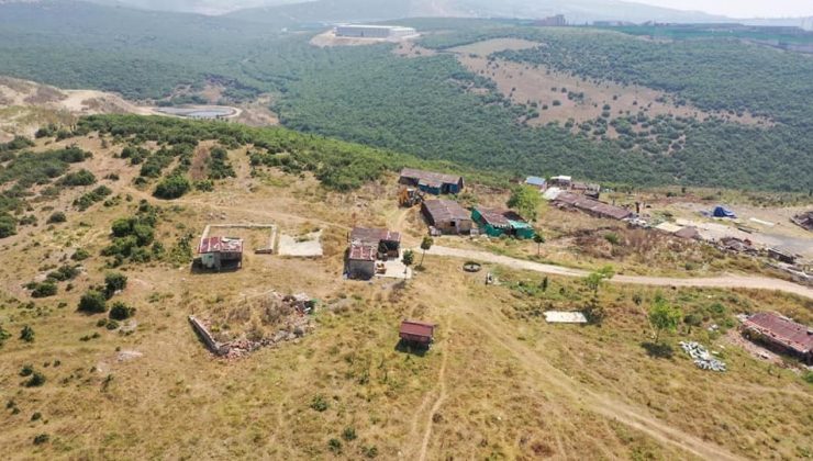 Dilovası’nda kaçak yapılar yıkılıyor