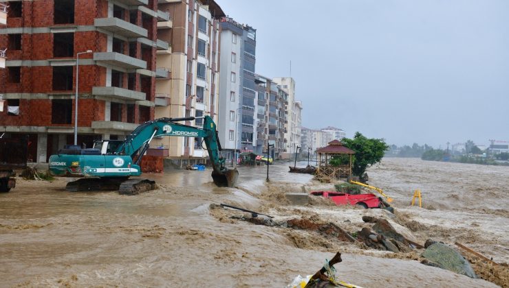 DSİ Artvin’de yaraları sarmaya devam ediyor
