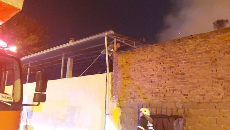 Düğünden çıkıp, takım elbiseyle yangına koştu