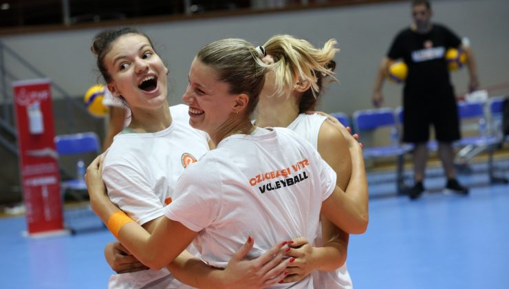 Eczacıbaşı, İzmir kampını tamamladı