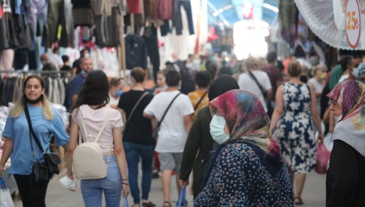Edirne’de Bulgar turistler Ulus Pazarı’na akın etti