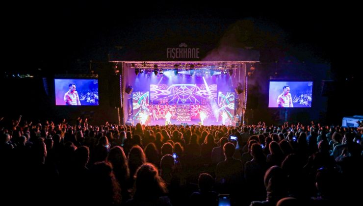 Edis, Fişekhane Deniz Konserleri’nde sevenleriyle buluştu