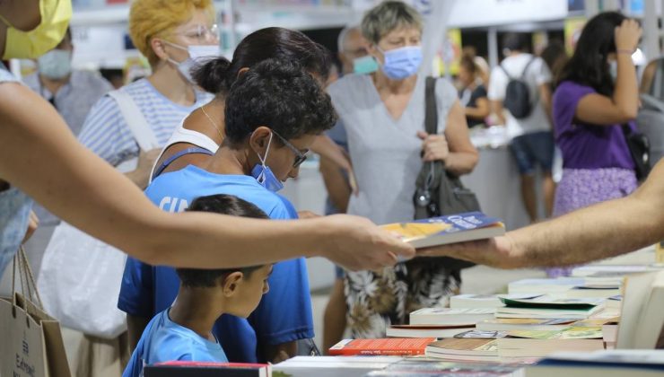 Edremit Kitap Fuarı, kültür ve sanatla dolu dolu devam ediyor