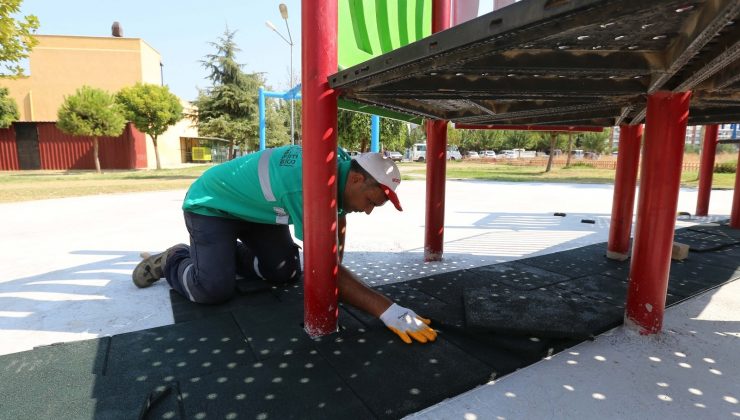 Efeler’deki parklarda bakım çalışmaları devam ediyor
