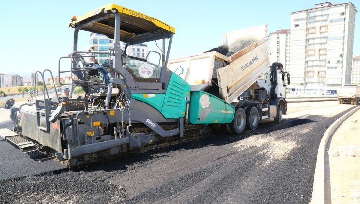 Elazığ’da yol çalışmaları sürüyor