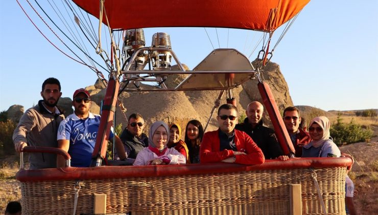Emirdağlı kadınlar sıcak hava balonuyla Frigya’yı keşfetti