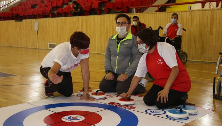 Engelli gençlerde floor curling sevinci