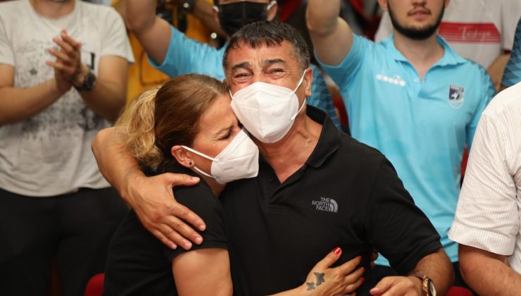 Eray Şamdan’ın babası göz yaşlarını tutamadı