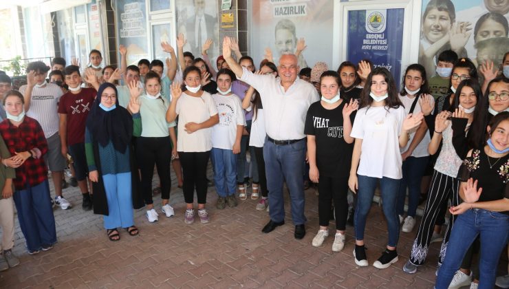 Erdemli Belediyesinin kurs merkezlerinde eğitim aldılar, başarıya imza attılar