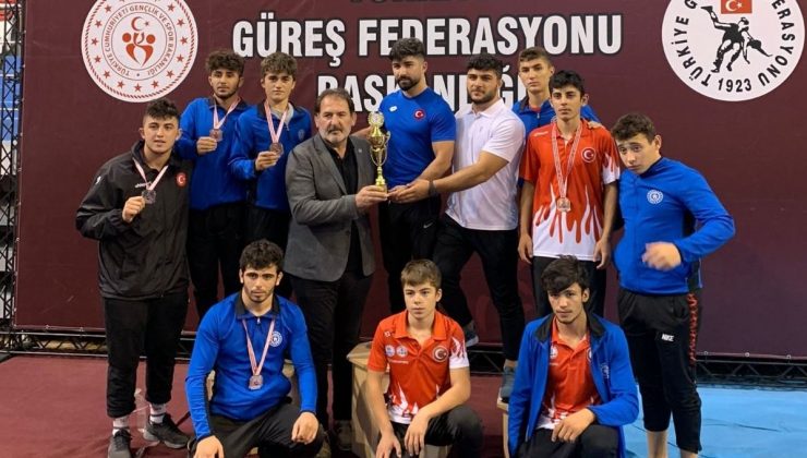 Erzincan Gençlik ve Spor Kulübü Güreş takımı 2. Lige terfi etti
