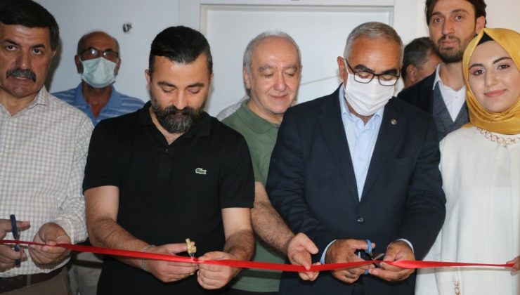 Erzincan’da yeni hizmete giren hukuk bürosunun açılışı gerçekleştirildi
