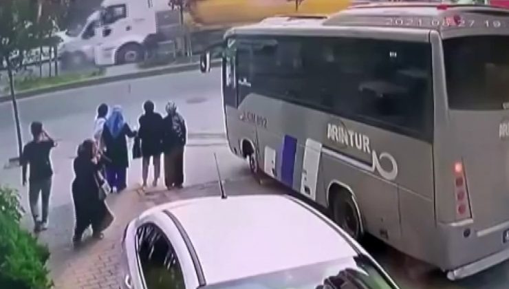 Esenyurt’ta freni boşalan hafriyat kamyonunun 5 araca çarptığı anlar kamerada