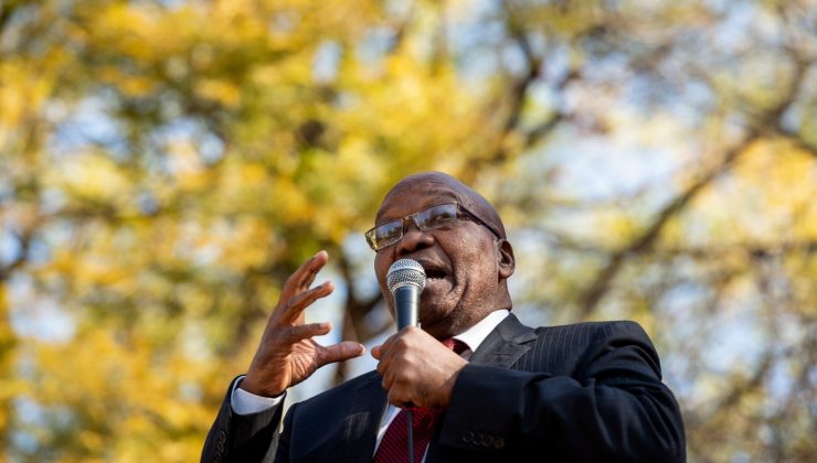 Eski Afrika Devlet Başkanı Zuma’nın yolsuzluk davası ertelendi