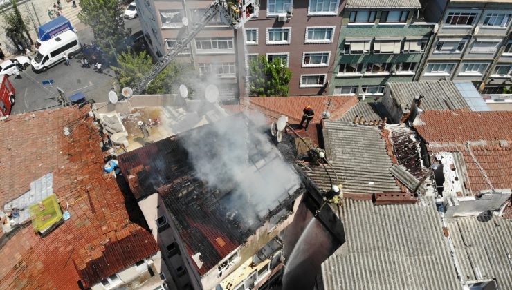 Fatih’te korkutan çatı yangını