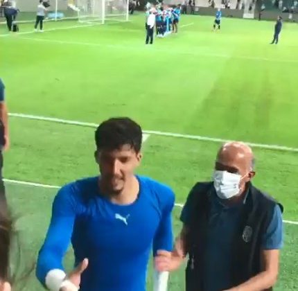 Fenerbahçeli Altay Bayındır’a Giresun’da tribün şoku