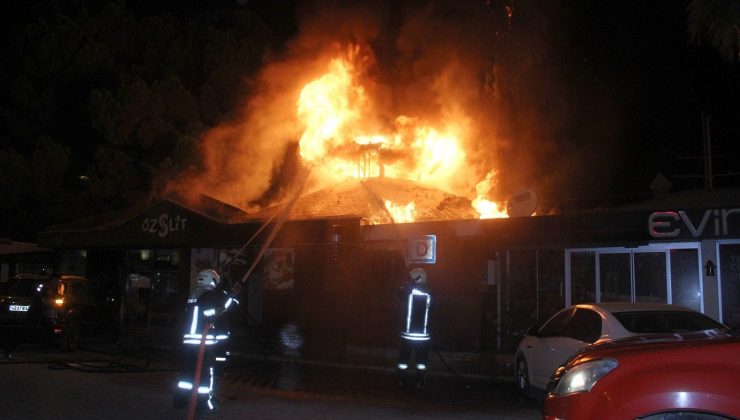 Fethiye’de iki kafe alev alev yandı