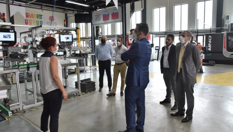 Firmalar, Model Fabrika ile fark oluşturacak