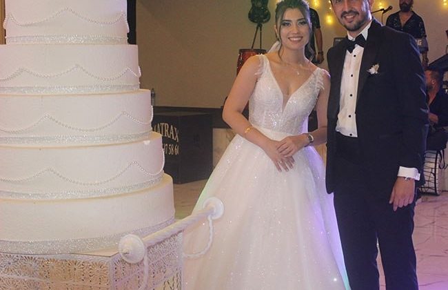 Futbol camiasını buluşturan düğün