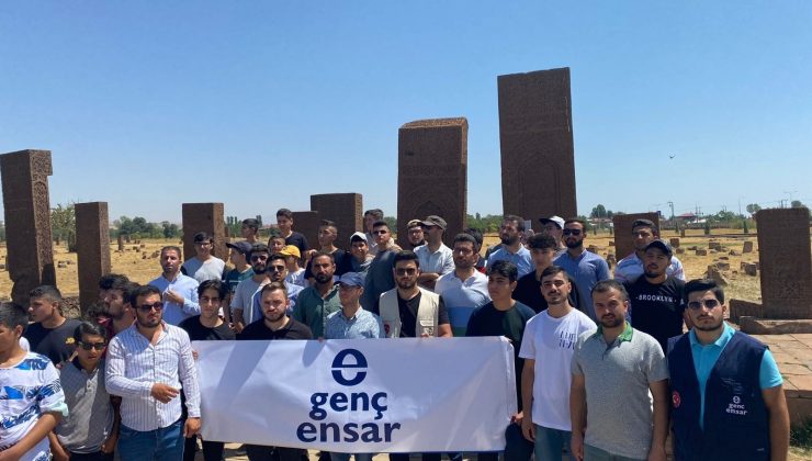 Genç Ensar Gönüllüleri Ahlat’ta kamp yaptı