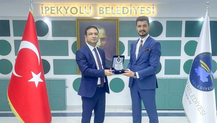 Gençlik ve Spor Müdürü Celal Güneş’e başarı plaketi