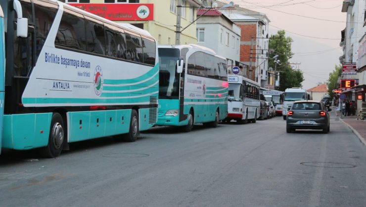 Gündoğmuş’ta ilçe merkezine yaklaşan alevler kontrol altına alındı