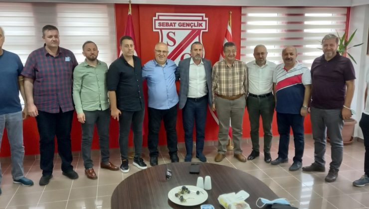 Hacıkerimoğlu’ndan asırlık çınarı ziyaret