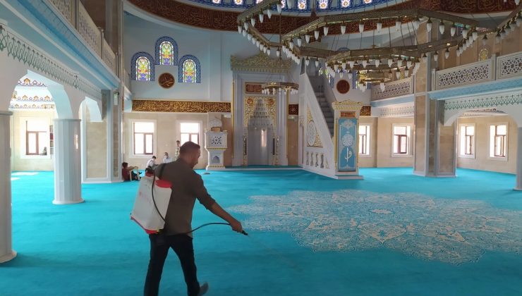 Hakkari’de camiler dezenfekte edildi