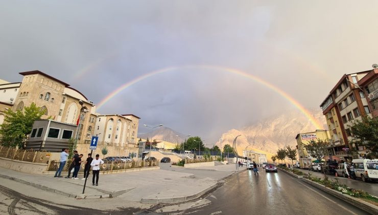 Hakkari’de gökkuşağı güzelliği
