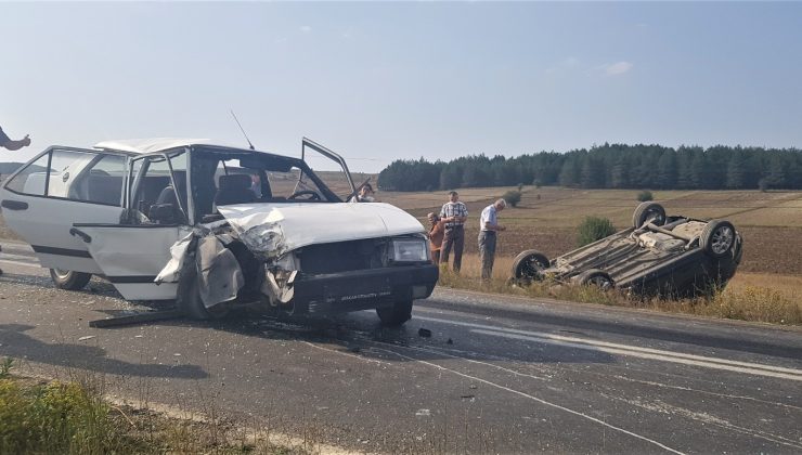 Hatalı sollama kaza getirdi: 3 yaralı