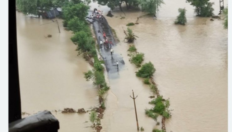 Hindistan’da sağanak yağışlar sele neden oldu: En az 15 ölü