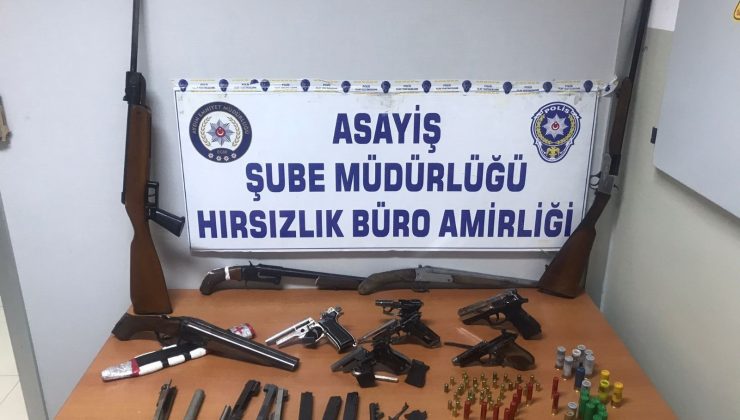 Hırsızlık şüphelisinin gösterdiği adresten cephanelik çıktı