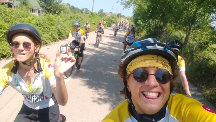 Hollandalı bisikletçiler 4 bininci kilometreyi Kocaeli’de pedalladı