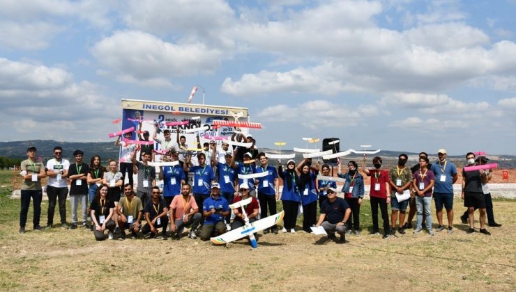 İnegöl’de drone ve kâğıt uçak yarışması