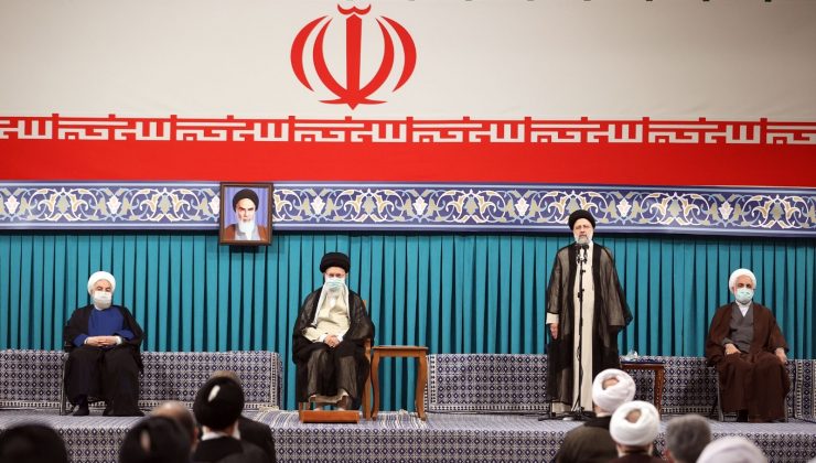 İran’ın yeni Cumhurbaşkanı Reisi mazbatasını aldı