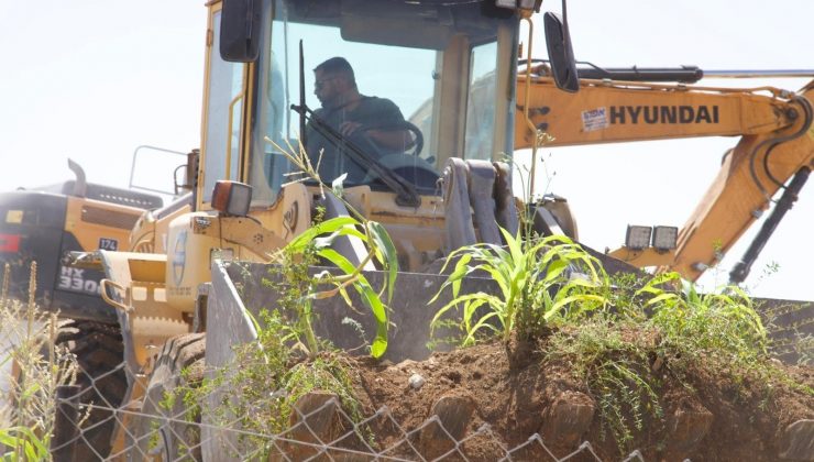 İsrail güçleri Filistinlilere ait 10 bin metrekarelik tarım arazisine zarar verdi