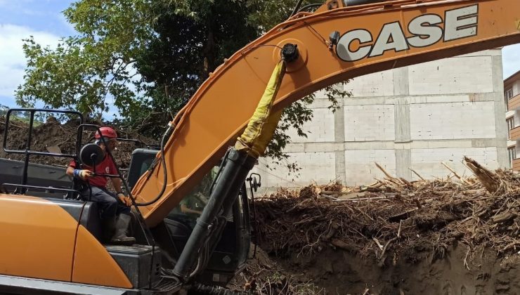 İZBAK, selin vurduğu Bozkurt’ta çalışmalarını sürdürüyor