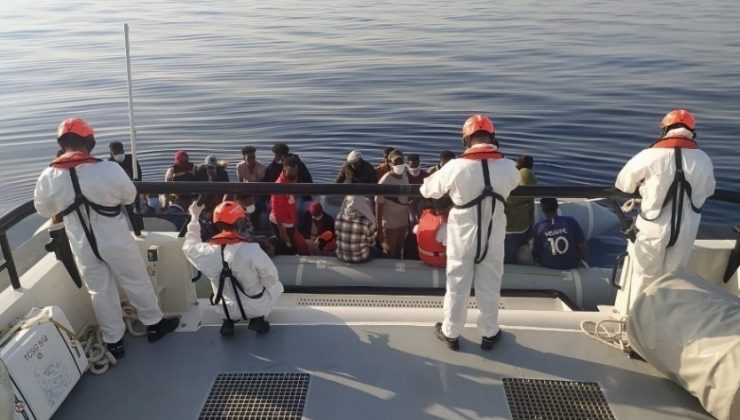 İzmir açıklarında 61 düzensiz göçmen kurtarıldı