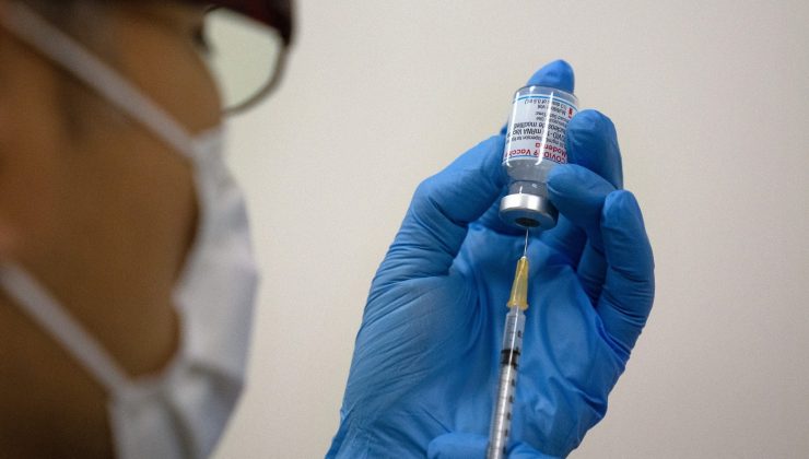 Japonya’dan 1.63 milyon doz Moderna aşısının kullanımını durdurma kararı