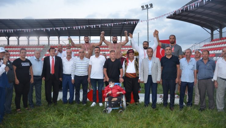 Karadeniz’in Kırkpınar’ı nefes kesti