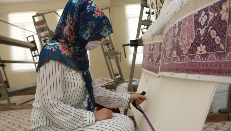 Karaköprü’de kadınların üretim merkezi hizmete açıldı
