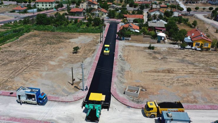 Karatay’da sıcak asfalt seferberliği sürüyor